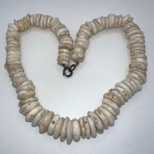 Vintage 1970s puka shells Hawaiian beads beaded necklace 17” sterling clasp